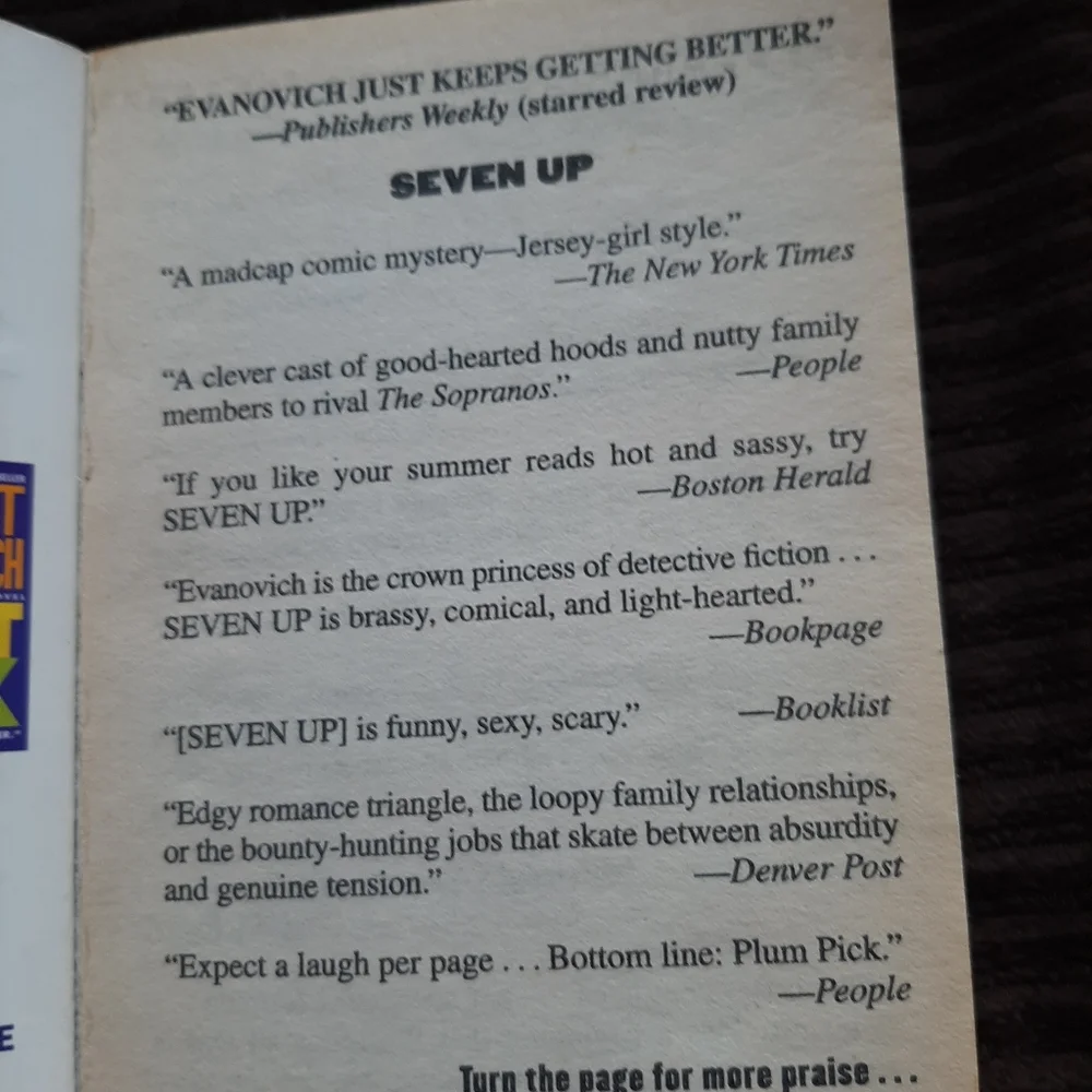 Seven Up paperback by Janet Evanovich